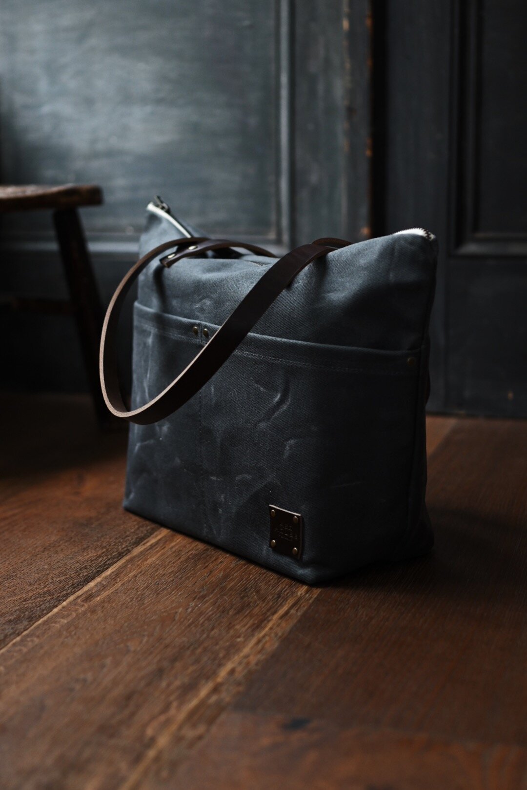 The Medium Zip Tote – Waxed Canvas Bag - Image 7