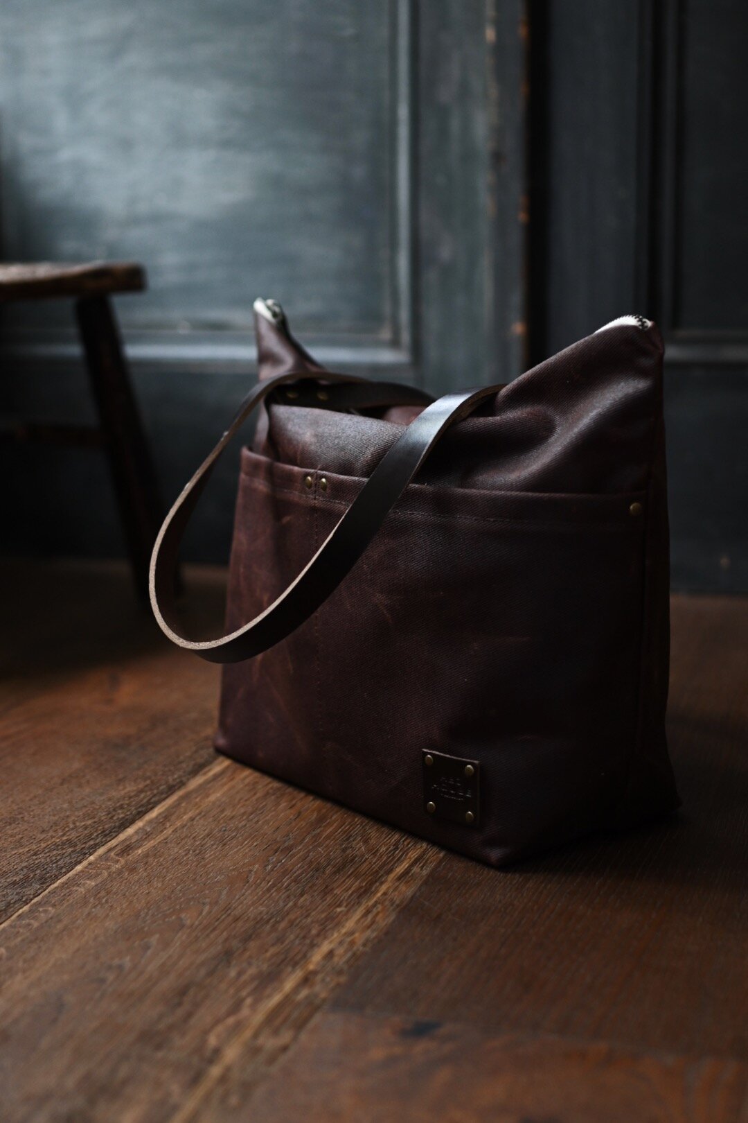 The Medium Zip Tote – Waxed Canvas Bag - Image 8