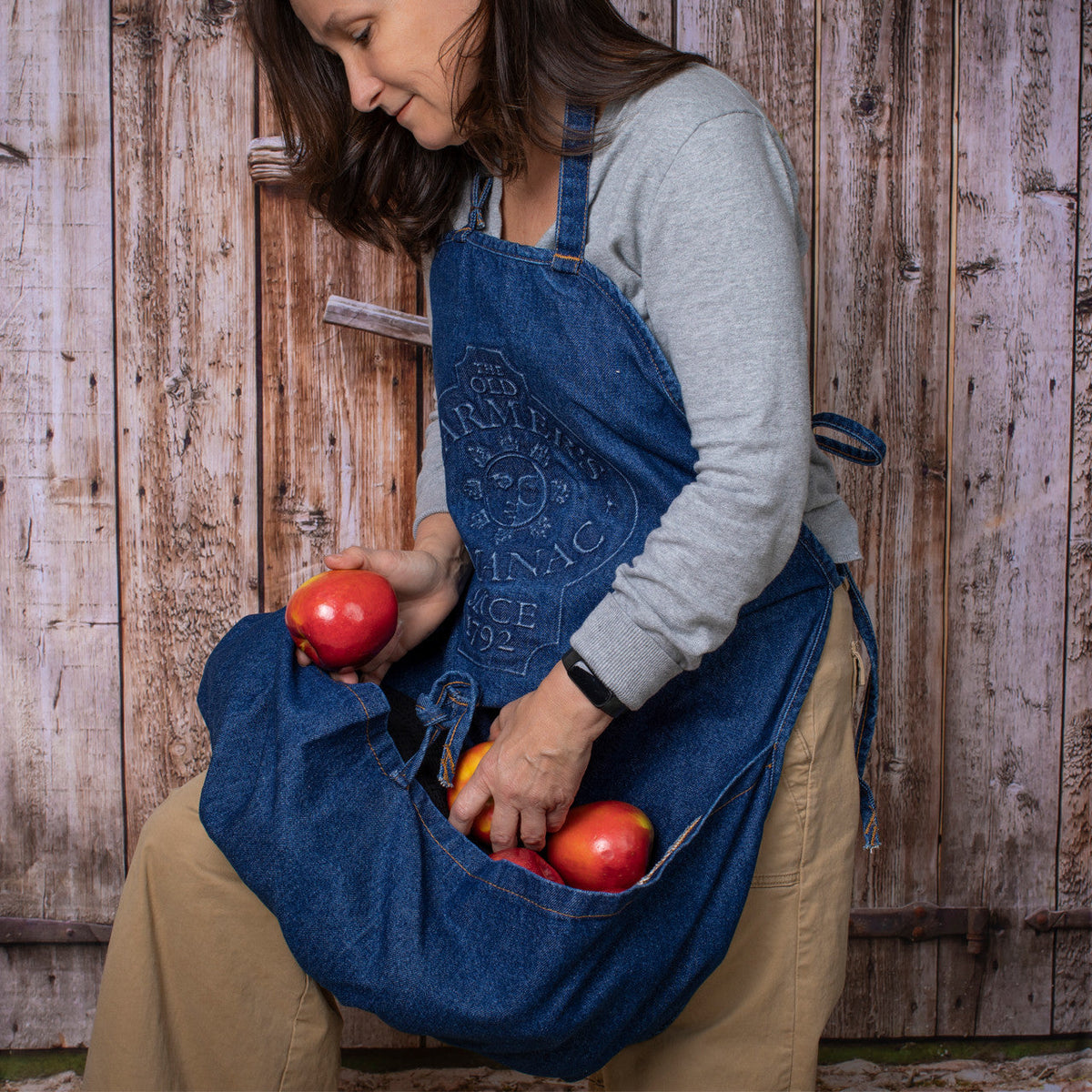 Harvest Gathering Apron – Almanac Embossed Logo - Image 4