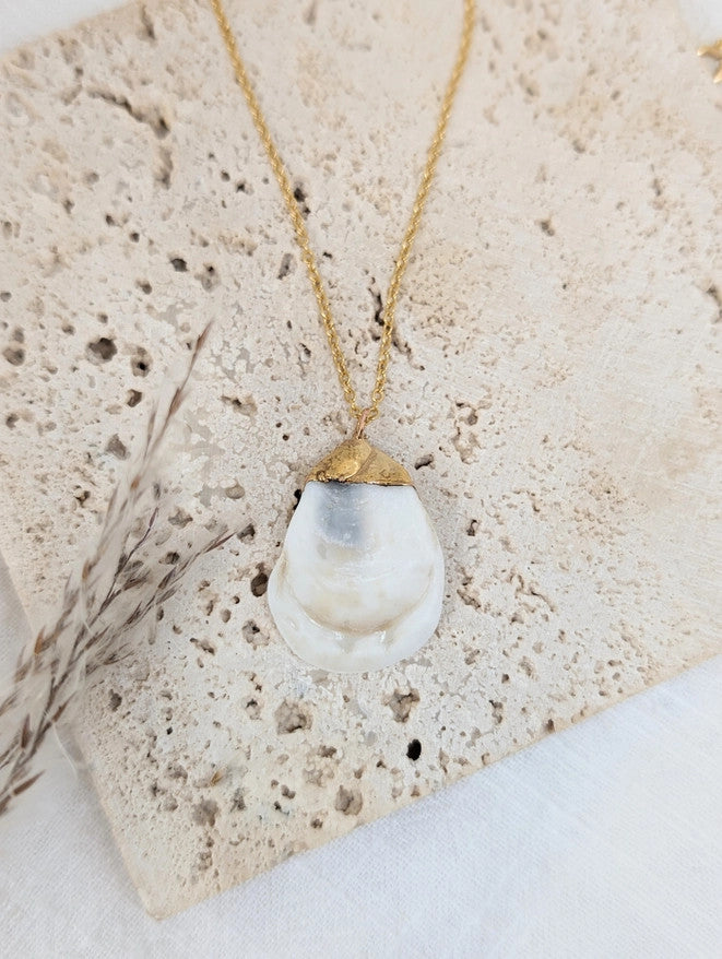 14K Gold Dipped Oyster Shell Necklace - Image 3